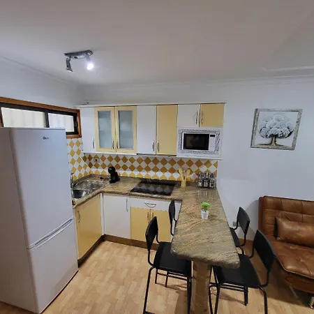 Auris View Apartment *